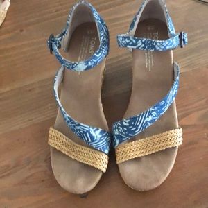 Toms heels